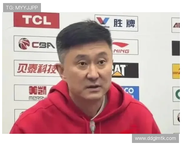 杜锋吉林再遇暖心祝福球迷大爷